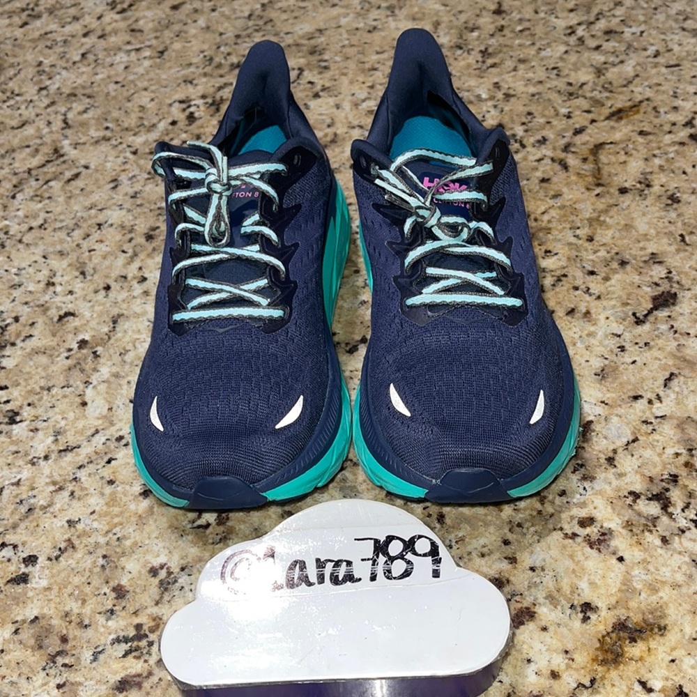 Hoka One One Clifton 8
